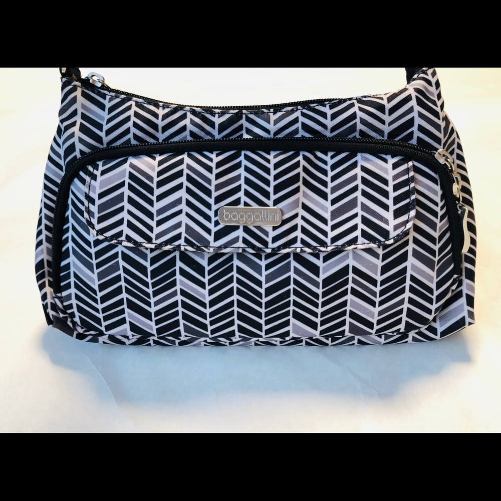 ✨✨BAGGALLINI Everyday Crossbody Bag - EUC✨✨